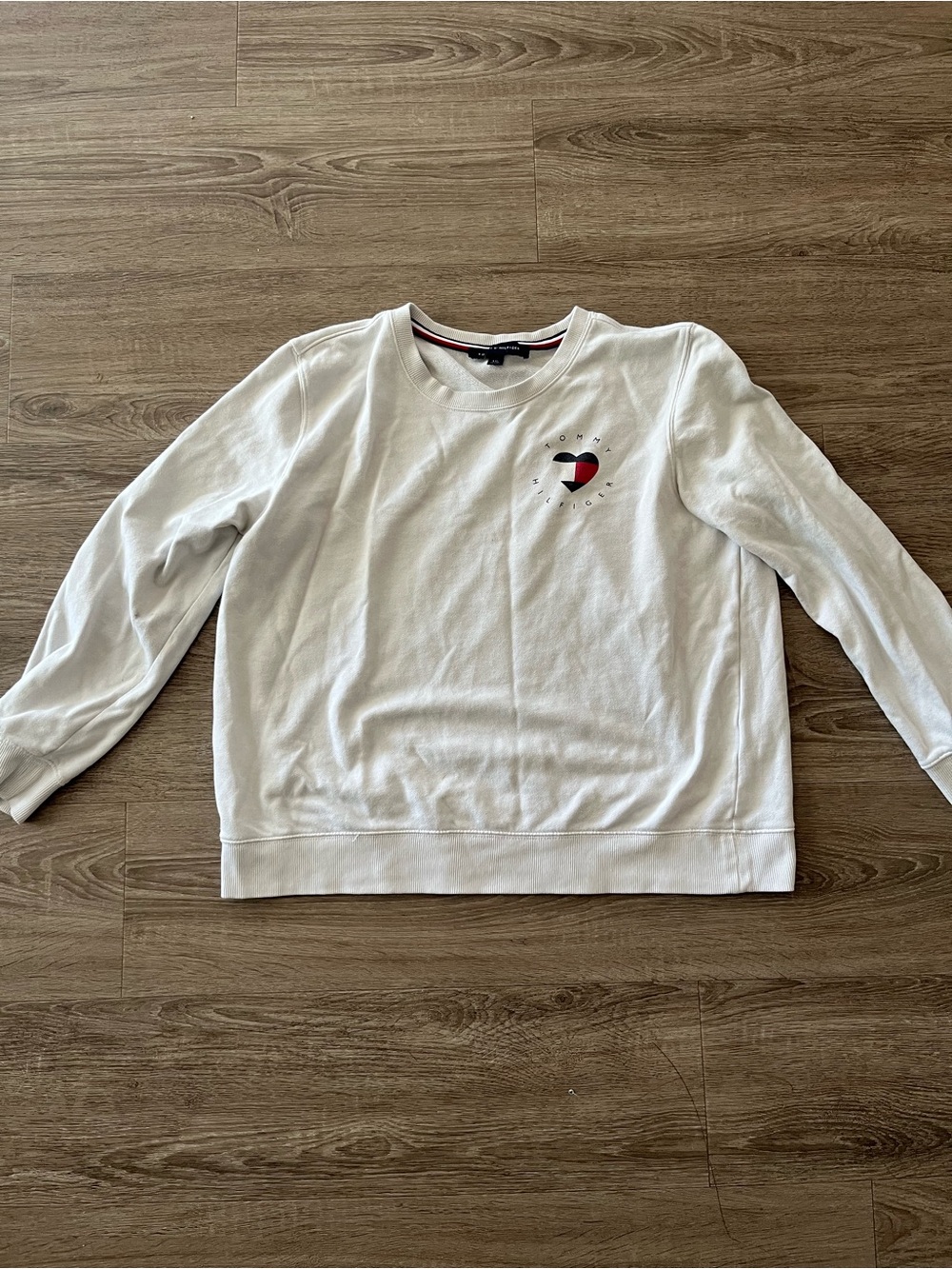 Tommy Hilfiger Womens Crewneck Sweatshirt Large White Heart Logo Cotton Preppy
